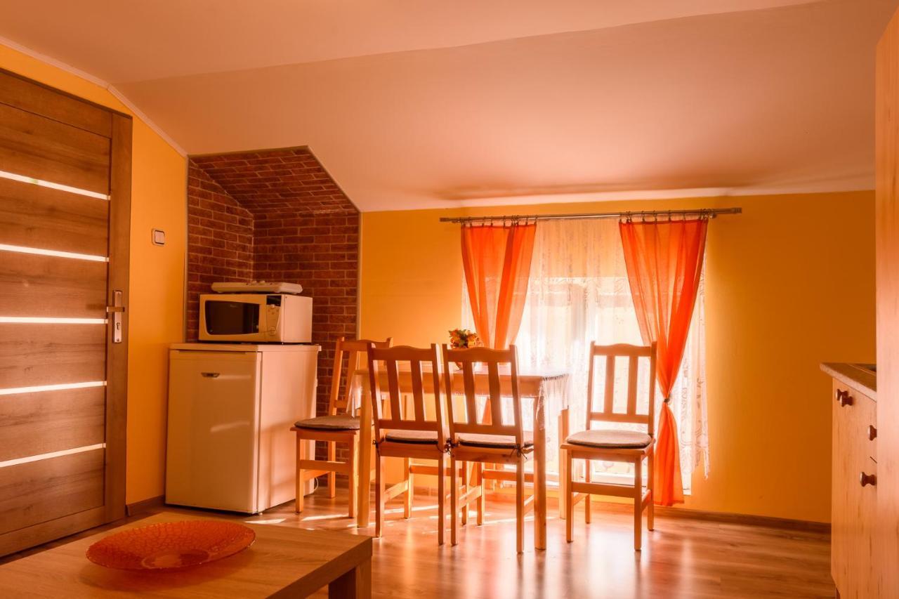 Chatka Elegant Bešeňová Buitenkant foto
